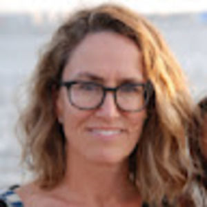 Meet your Posher, Lara